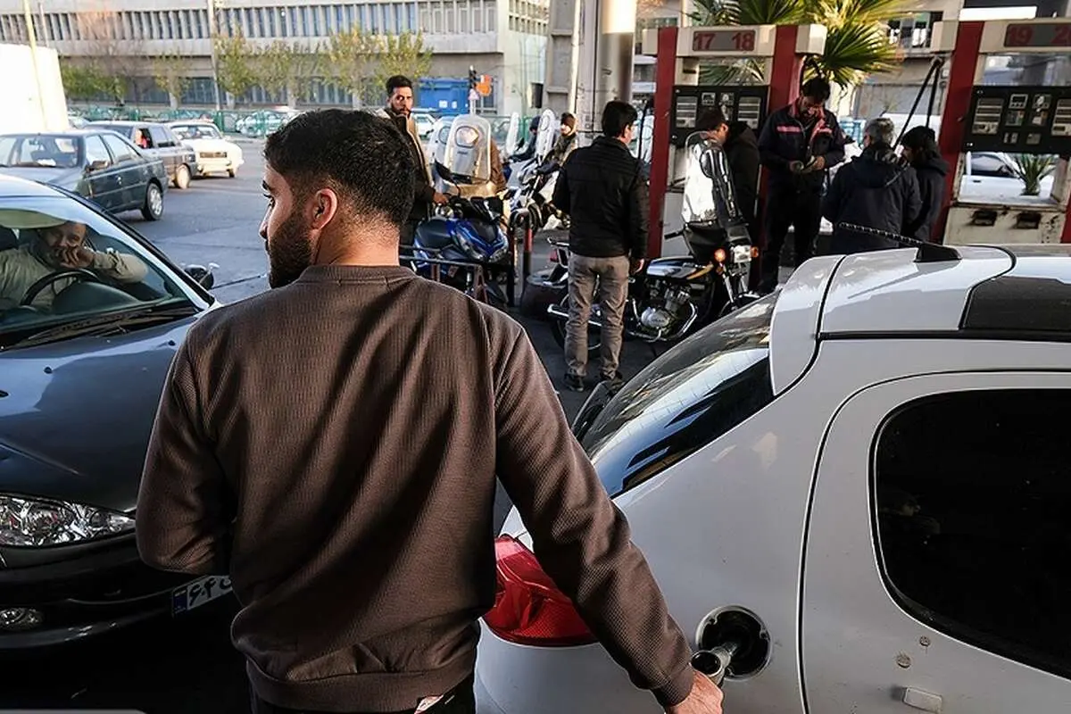سخنگوی دولت: بنزین آزاد گران می‌شود
